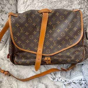 Louis Vuitton Saumur 35
